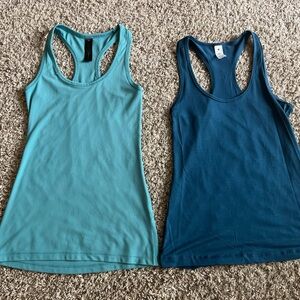 Set of 2 Women’s Athletic Workout Tops